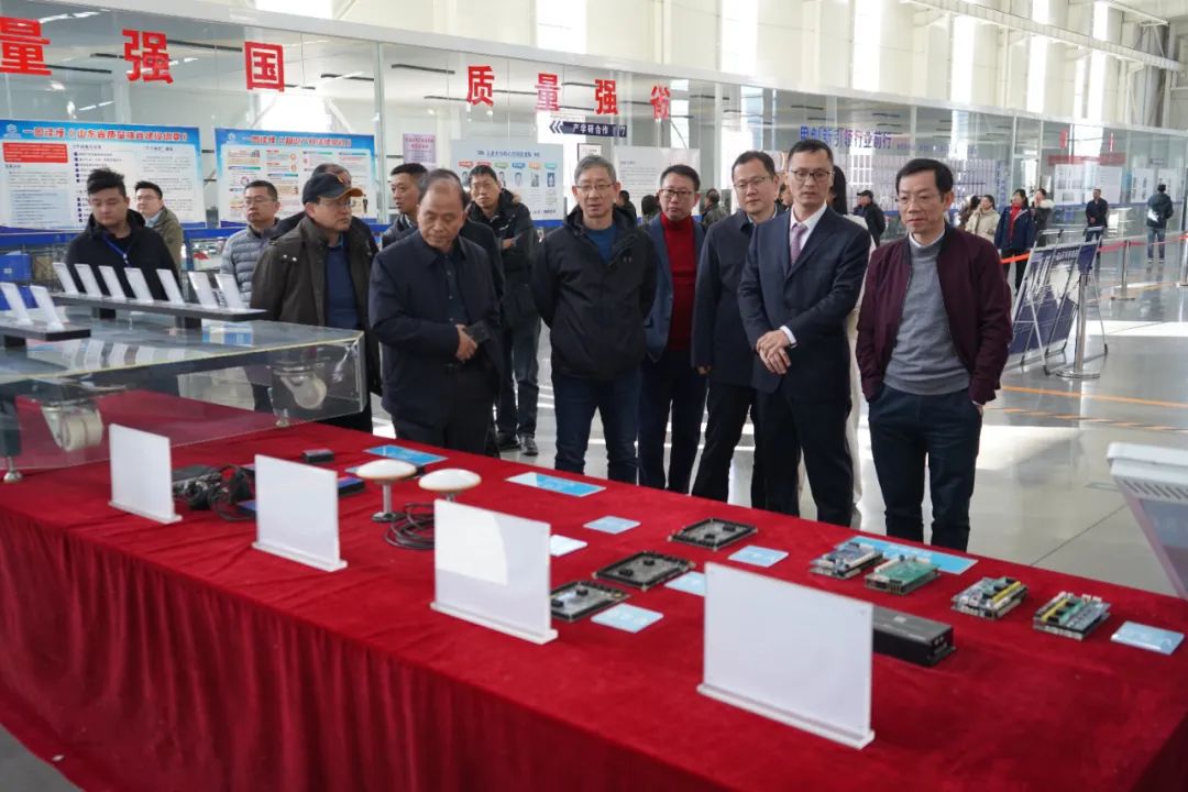 中電協(xié)會(huì)員參觀山東華力機(jī)電